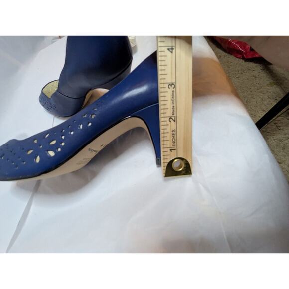 VTG New 9 West Leather Kitten Heel Pumps Daisy Cut Outs Sz 8 Corpcore - Picture 10 of 12